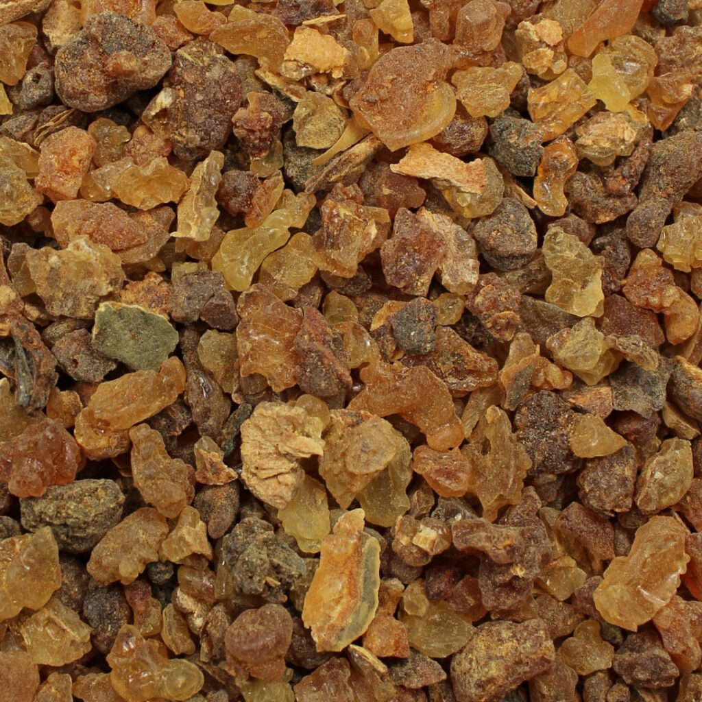 granule myrhy hnedozlatej farby